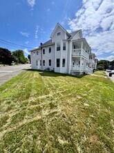 112 Brookside Ave in Torrington, CT - Foto de edificio - Building Photo
