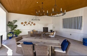 3728 State St in Santa Barbara, CA - Building Photo - Building Photo