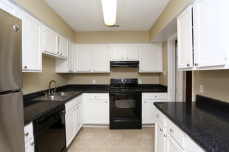 Pleasant Ridge in Little Rock, AR - Building Photo - Interior Photo