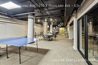 270 E Highland Ave in Milwaukee, WI - Building Photo - Building Photo