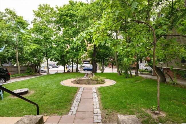 10 Trowbridge St, Unit 2 in Cambridge, MA - Building Photo - Building Photo