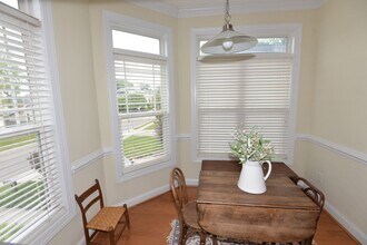 708 13th St in Virginia Beach, VA - Foto de edificio - Building Photo