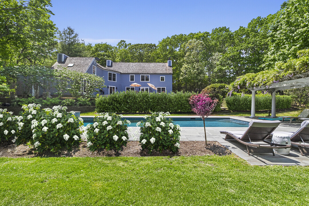 139 Northside Dr in Sag Harbor, NY - Building Photo