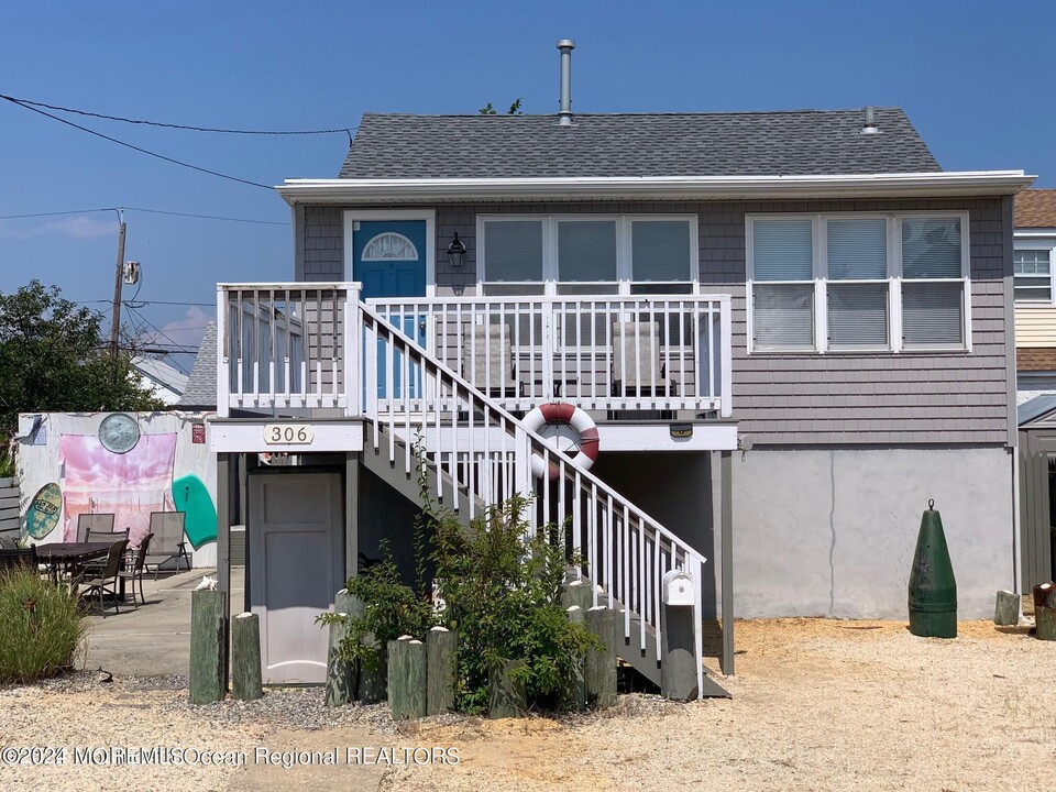 306 Sumner Ave in Seaside Heights, NJ - Building Photo