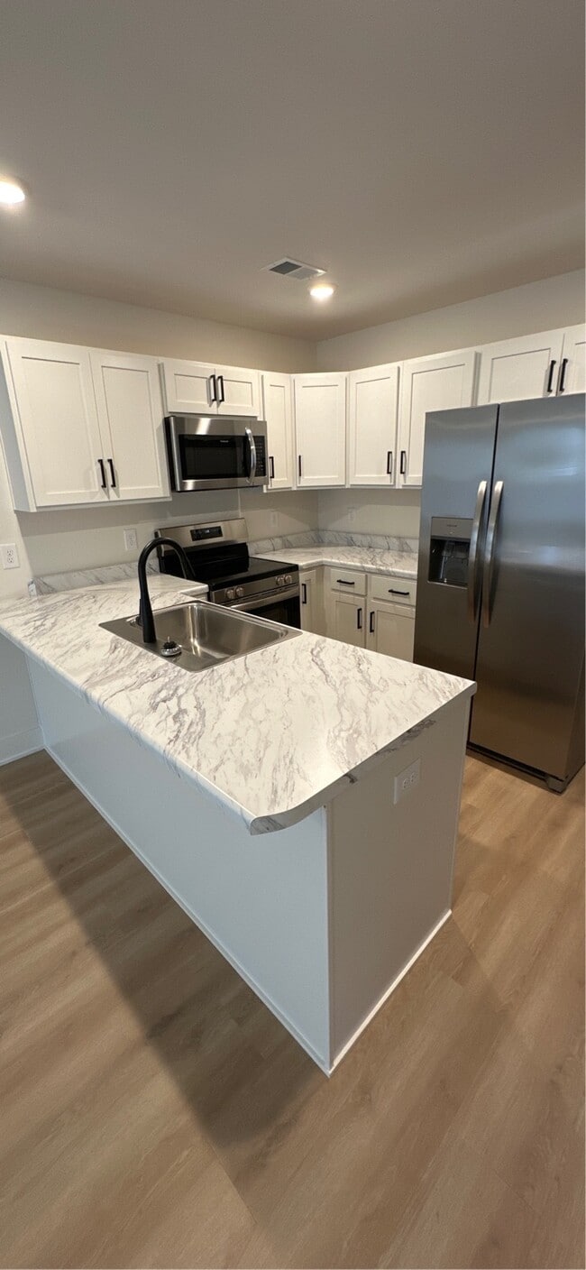 1108 W Main St in Portland, TN - Building Photo - Building Photo