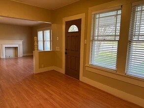 521 E Charnwood St, Unit House in Tyler, TX - Building Photo - Building Photo