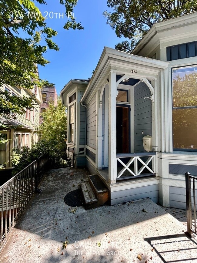 224 NW 20th Pl in Portland, OR - Building Photo - Building Photo
