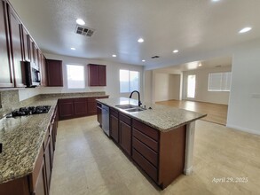 7232 Daintree Ct in Las Vegas, NV - Building Photo - Building Photo