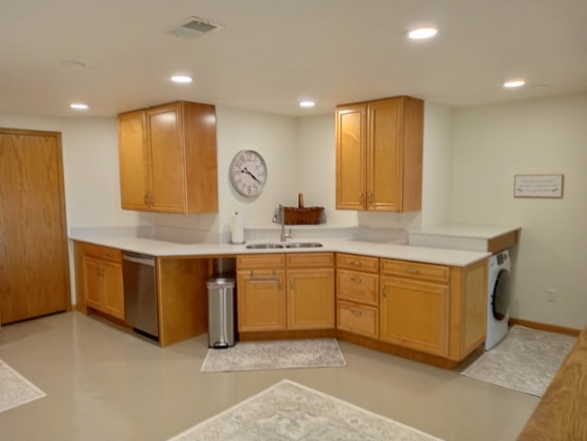 property at 1648 Northbrook Dr