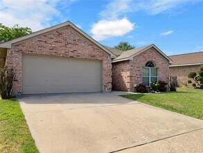 2820 Wakecrest Dr in Fort Worth, TX - Building Photo - Building Photo