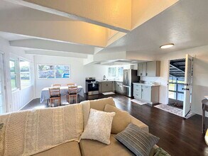 446 Ainaola Dr in Hilo, HI - Building Photo - Building Photo