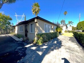 Sierra Apartments in North Hollywood, CA - Building Photo - Building Photo