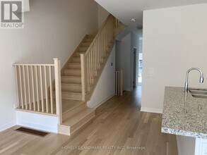 36 John Canning Wy in Markham, ON - Building Photo - Building Photo