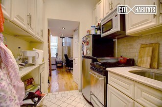 130 W 73rd St-Unit -3 in New York, NY - Building Photo - Building Photo