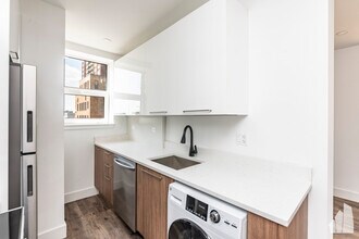 1555 W Hollywood Ave, Unit 53-314 in Chicago, IL - Building Photo - Building Photo