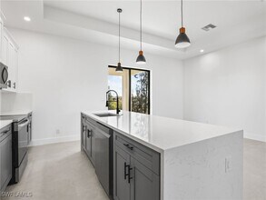 2109 NW 17th Pl in Cape Coral, FL - Building Photo - Building Photo