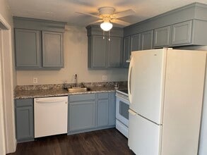 B3 Al Pace Dr in North Attleboro, MA - Foto de edificio - Building Photo