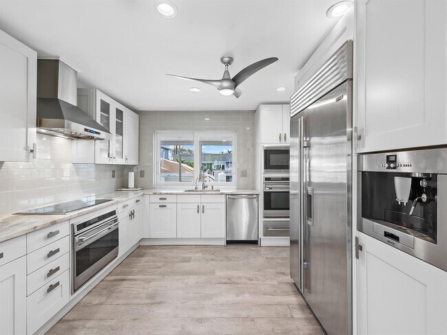 300 SE 10th St in Pompano Beach, FL - Foto de edificio - Building Photo