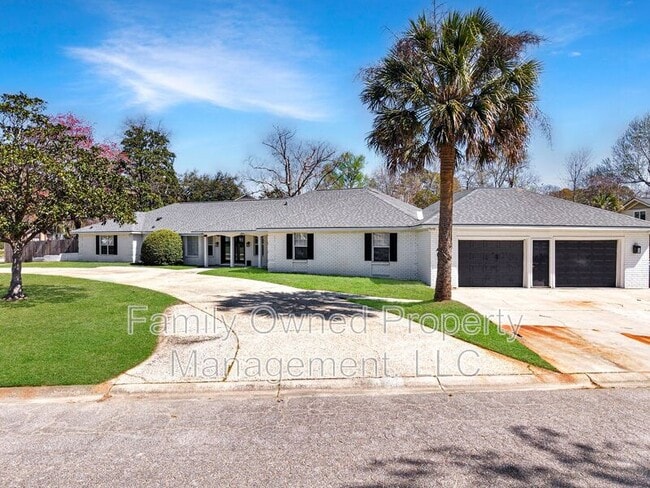 23 Shadowmoss Pkwy in Charleston, SC - Building Photo - Building Photo