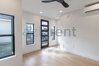 2916 E 13th St in Austin, TX - Foto de edificio - Building Photo