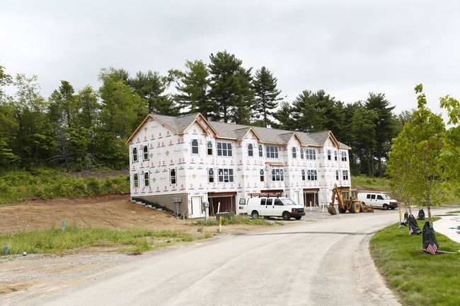 Clinton Lake Phase II in Clinton, PA - Foto de edificio - Building Photo