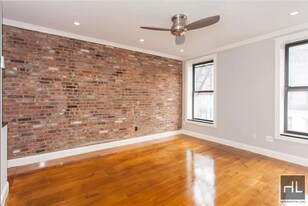 346 E 18th St in New York, NY - Building Photo