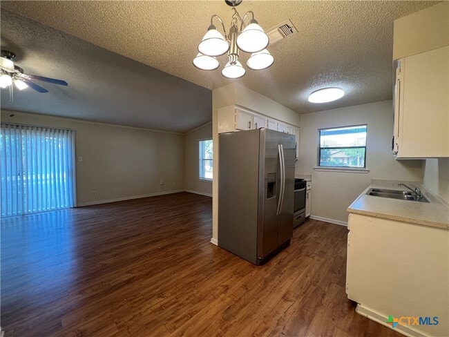 property at 1524 Shannon Cir