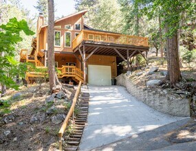 1069 Berne Dr in Crestline, CA - Building Photo - Building Photo