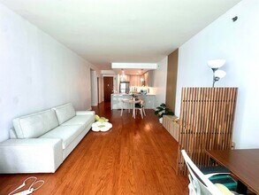 20 Newport Pkwy, Unit 1203 in Jersey City, NJ - Building Photo - Building Photo