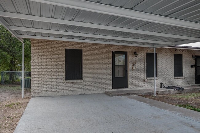 504 W 7th St in Del Rio, TX - Building Photo - Building Photo