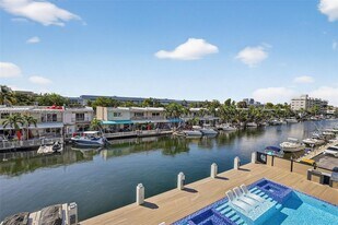 3830 NE 171 St in North Miami Beach, FL - Building Photo