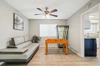 9907 Towne Tower Ln in Sugar Land, TX - Building Photo - Building Photo