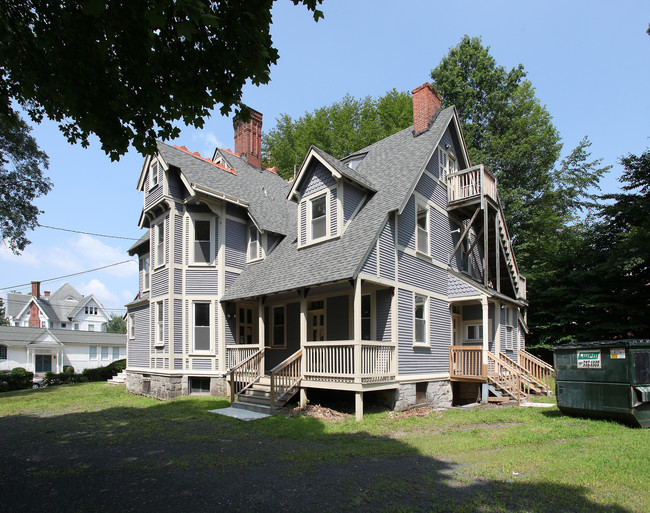 36 Bellevue Ave in Bristol, CT - Building Photo - Building Photo