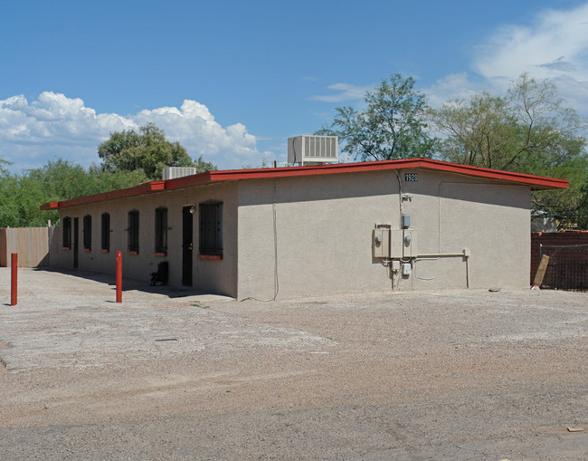 4-plex & Excess Land in Tucson, AZ - Building Photo - Building Photo