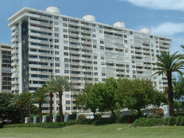 Cloister Beach Towers in Boca Raton, FL - Building Photo - Building Photo