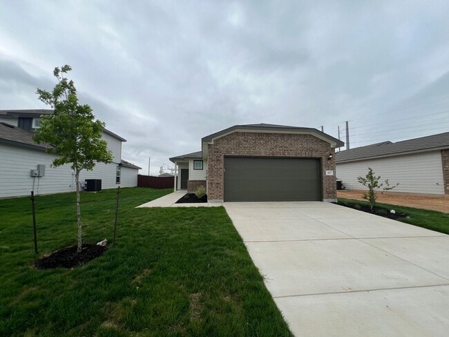 417 Jean St in Seguin, TX - Building Photo - Building Photo