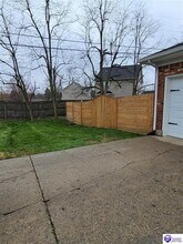 1506 W Elm Rd in Radcliff, KY - Building Photo - Building Photo