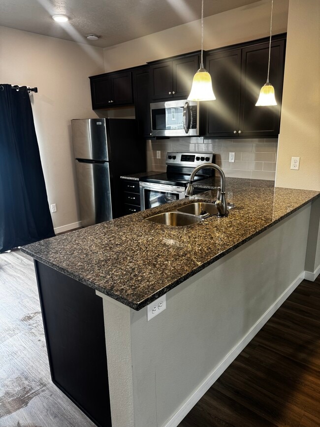 5912 S Jessenia Ln in Boise, ID - Foto de edificio - Building Photo