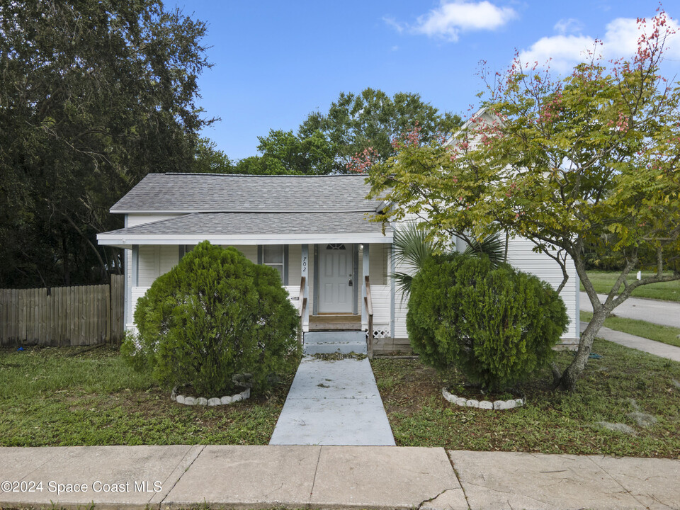 702 Palmetto St in Titusville, FL - Building Photo