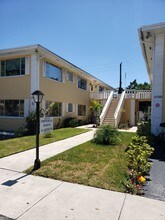 5720 NE 22nd Way in Fort Lauderdale, FL - Building Photo - Building Photo