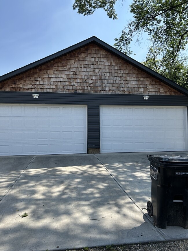 property at 11350-11353 53 St NW