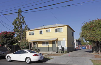 625 Laurel St in Redwood City, CA - Foto de edificio - Building Photo