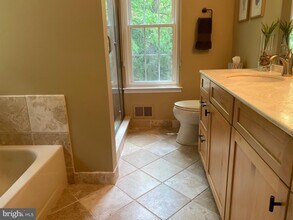 43 Watertown Ct in Princeton, NJ - Foto de edificio - Building Photo