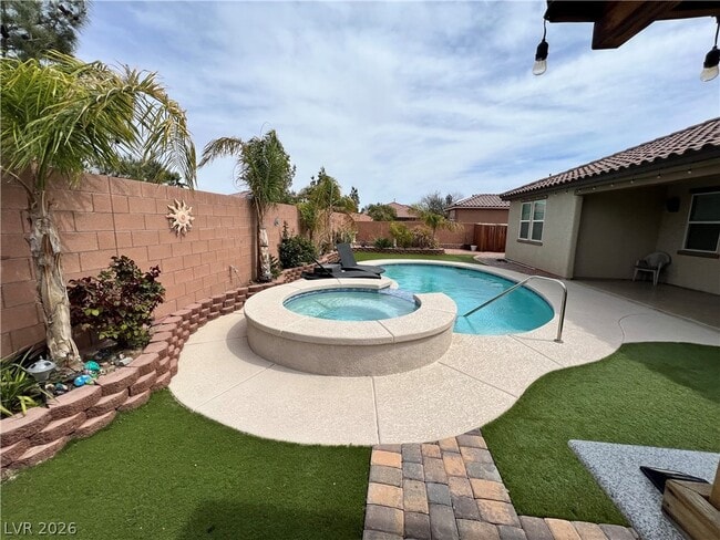 364 Moon Aura Ave in Las Vegas, NV - Building Photo - Building Photo