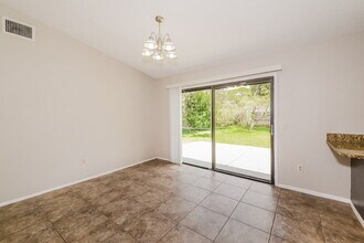 4122 Bula Ln in North Port, FL - Foto de edificio - Building Photo