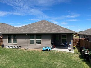 213 Asheville St in Azle, TX - Building Photo - Building Photo