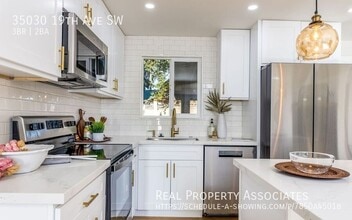 35030 19th Ave SW in Federal Way, WA - Building Photo - Building Photo