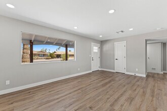 10423 W Monterosa Dr in Sun City, AZ - Building Photo - Building Photo