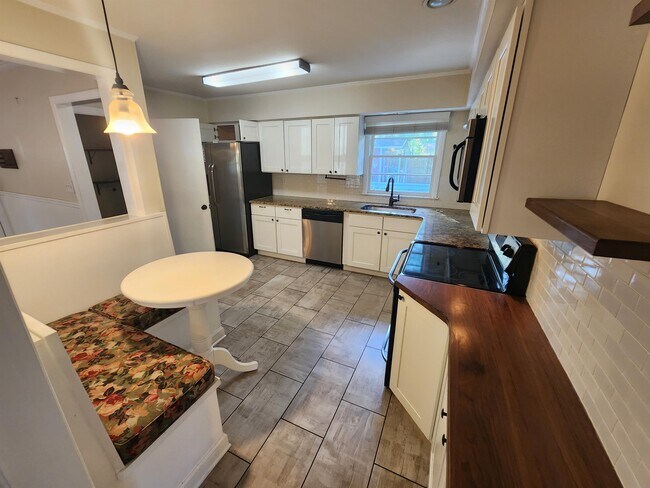 property at 5014 Spartan Dr