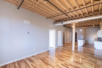 116 N 4th St in Burlington, IA - Foto de edificio - Building Photo